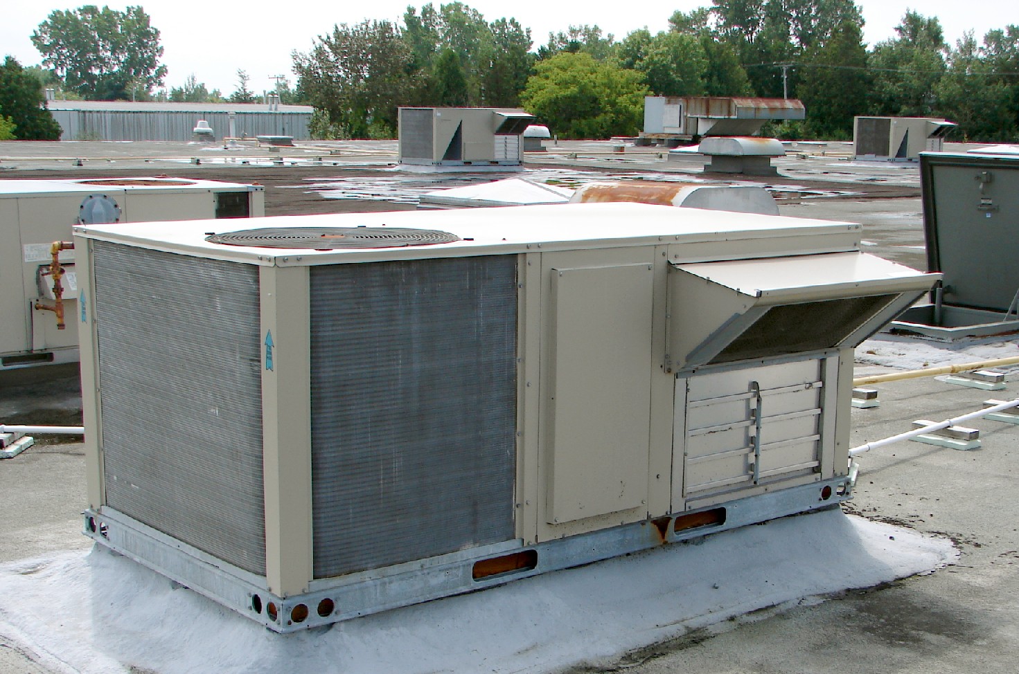 Important criteria to consider when hiring air conditioning repair services