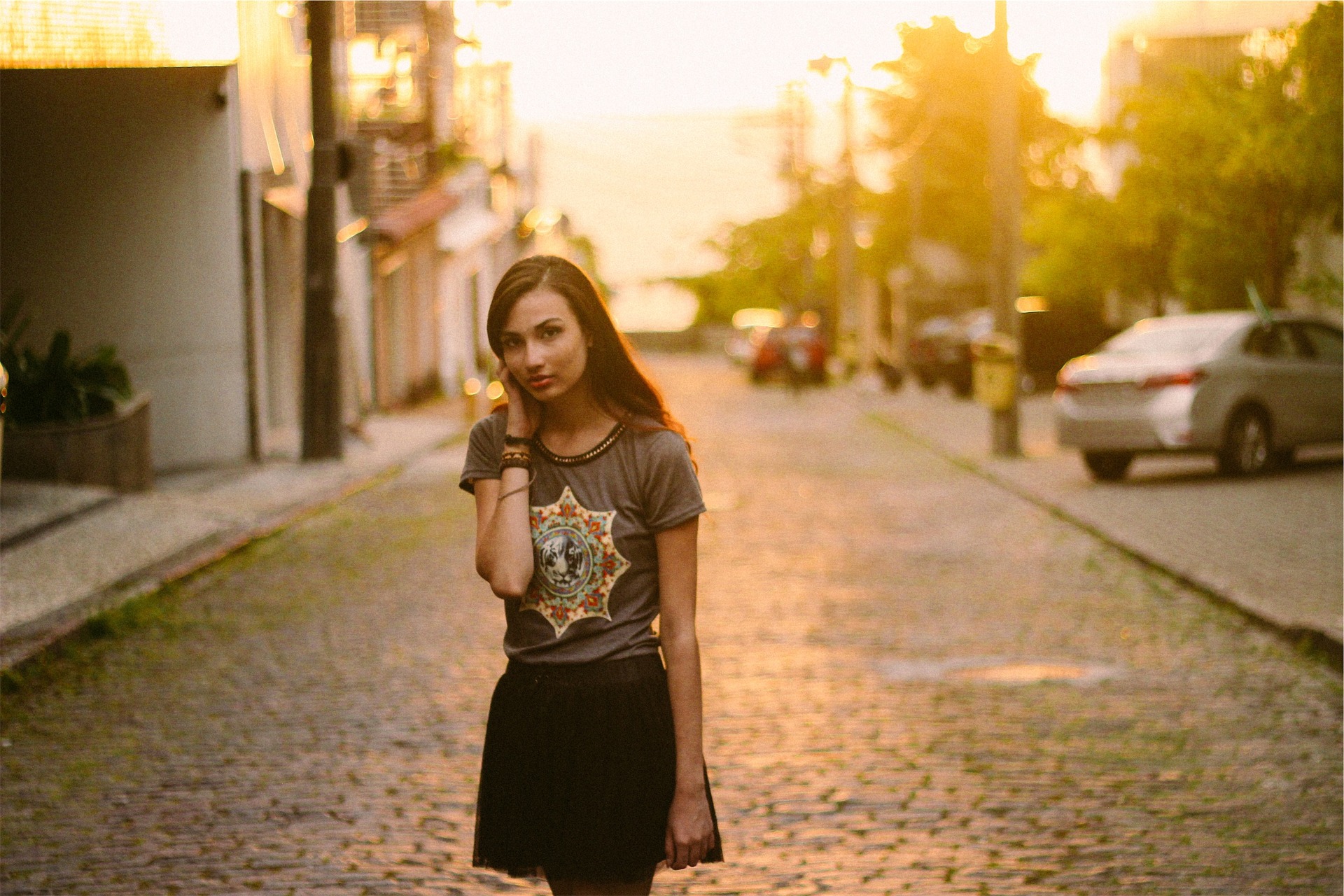 girl wearing t-shirt