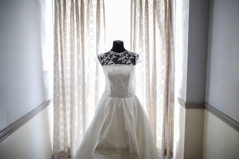 Tips When Shopping for a Wedding Dress